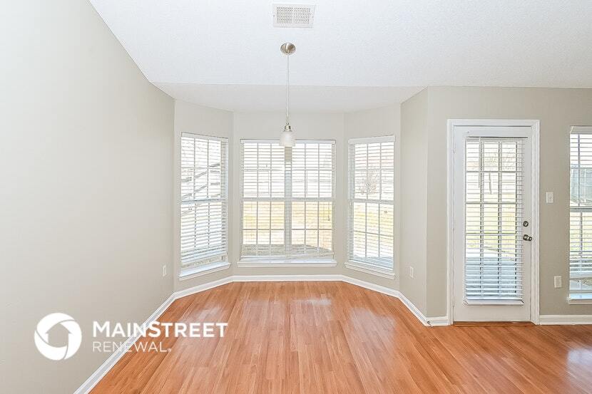 Building Photo - 1688 Sarah Ann Dr W
