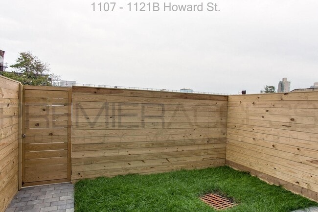 Building Photo - Northern Liberties Townhome with Parking