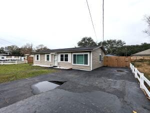 Primary Photo - 1010 Pinetree Rd