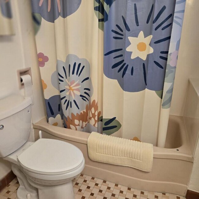 Building Photo - 901 A Ave