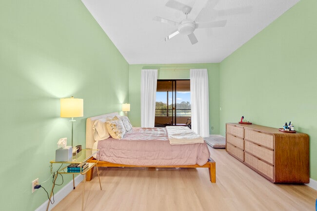 Building Photo - 7460 La Paz Blvd