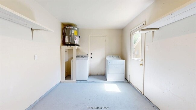 Building Photo - 1112 Airline Dr