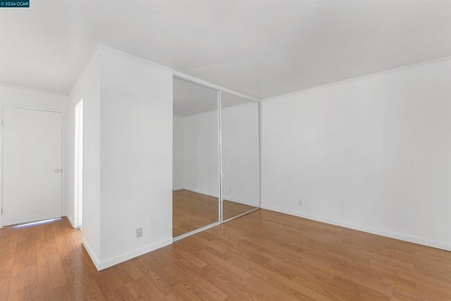 Building Photo - 2091 Ascot Dr
