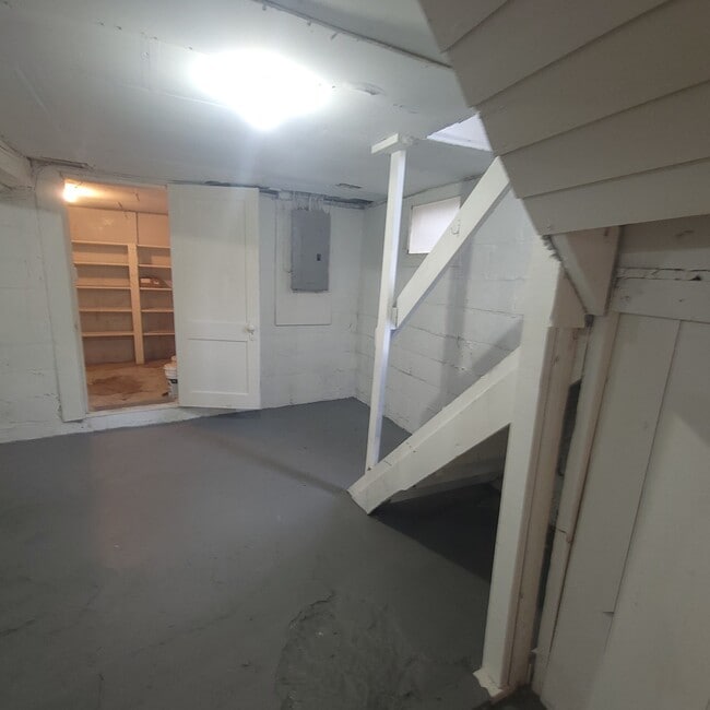 Building Photo - 1352 Sprague St