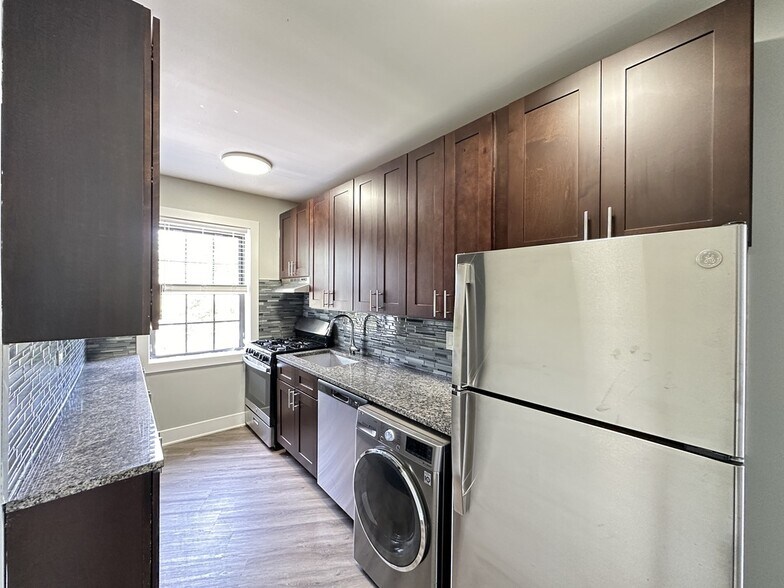 Building Photo - 730 Judson Ave