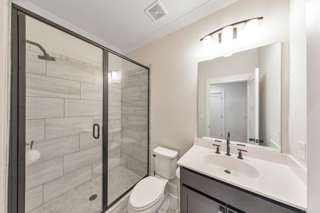 Building Photo - 320 Oak Arms Wy