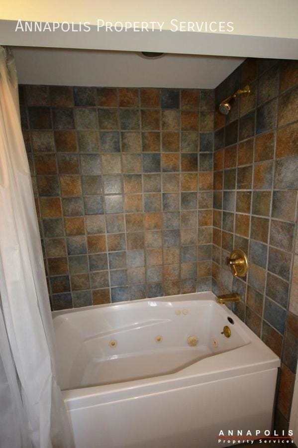 Building Photo - 208 Avondale Cir