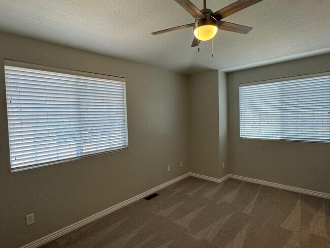 Building Photo - 135 Galapago St
