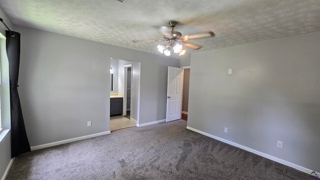 Building Photo - 102 Buckskin Dr