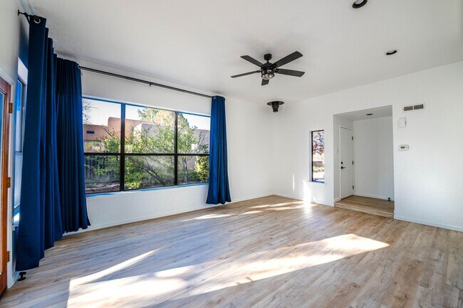 Building Photo - Absolute Gem in Pueblo Alegre (Camino De Chelly)