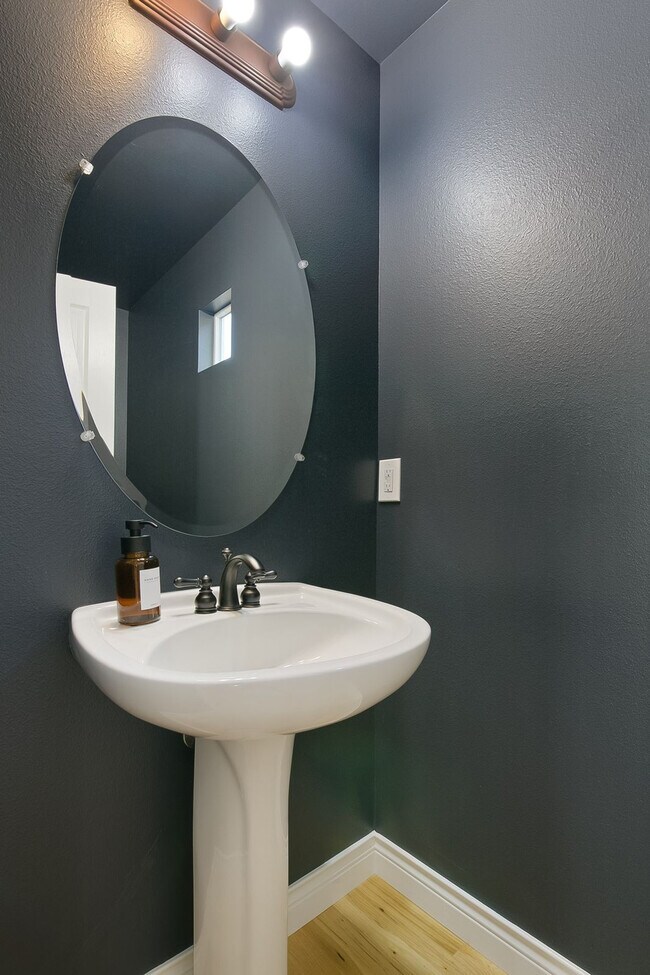 Building Photo - 344 Cajetan St