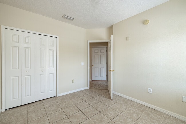 Building Photo - 9506 Amberdale Ct