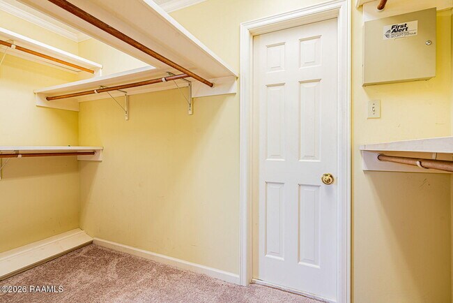 Building Photo - 110 Rimwood Ave