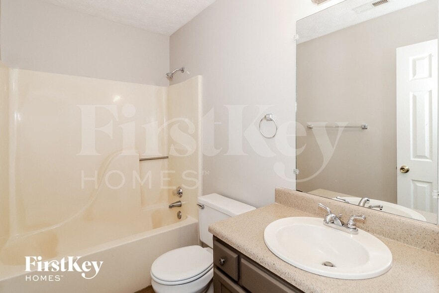 Building Photo - 324 Chimney Trace Dr