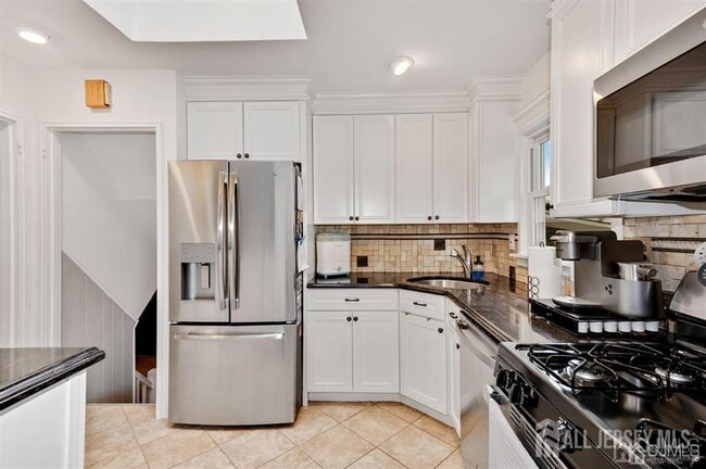 Building Photo - 617 Princeton Rd