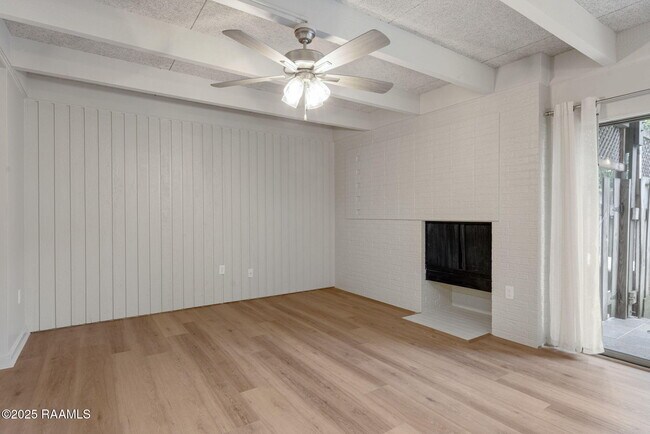 Building Photo - 1008 S College Rd