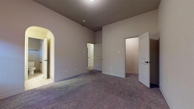Building Photo - 16807 Chapman Lake Ct