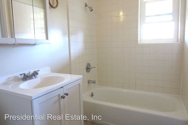 Building Photo - 110 Roundtable Dr