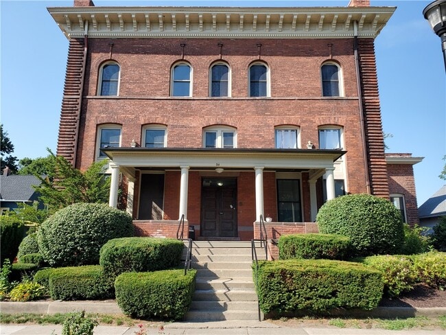 Building Photo - 94 Averill Ave