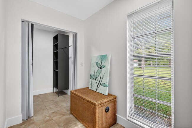 Building Photo - 5093 Privet Pl