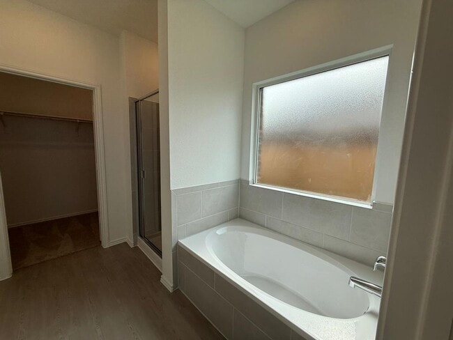 Building Photo - 519 Vantage Dr