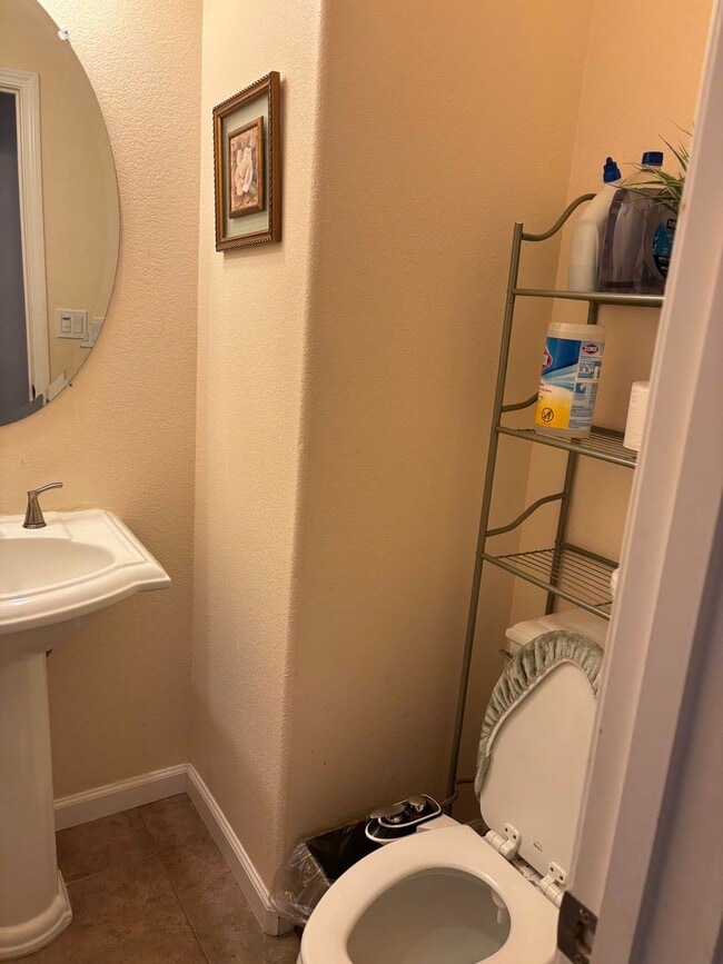 Building Photo - Pittsburg 4 bd, 2.5 ba charming home in excellent location!