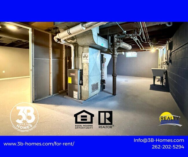 Building Photo - 4924 N 22nd St