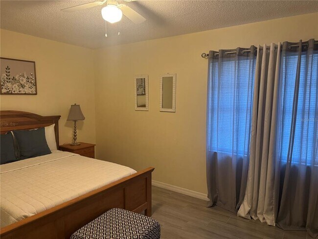 Building Photo - 2208 Valleybrook Ave