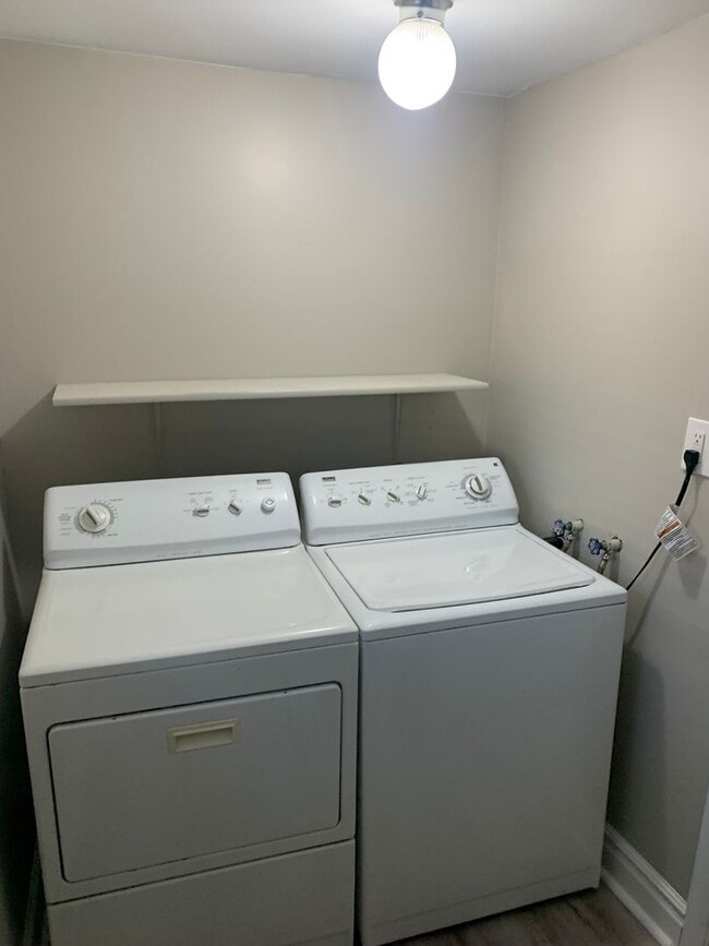 Building Photo - Spacious 4-Bedroom Home in Berkeley – Grea...