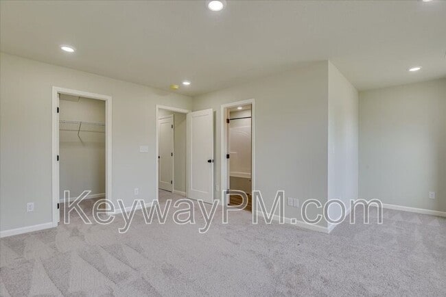 Building Photo - 877 Felix Way