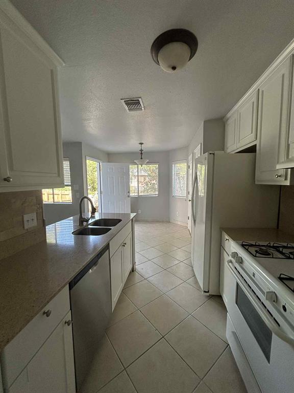 Building Photo - 1512 Parkfield Cir