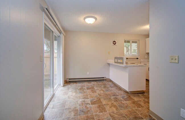 Building Photo - Elias / Boyd 701-03