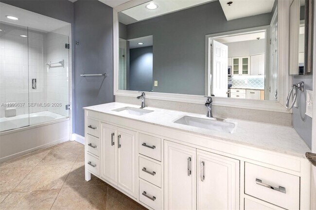 Building Photo - 3255 NE 184th St