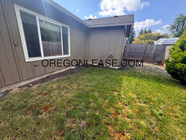 Building Photo - 3386/3390 Arrowhead st