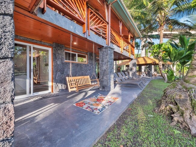 Building Photo - Oceanfront Estate: The Honolii Hale