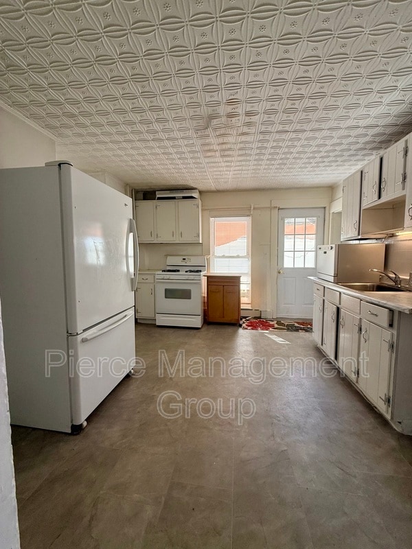 Building Photo - 28 Tremont St