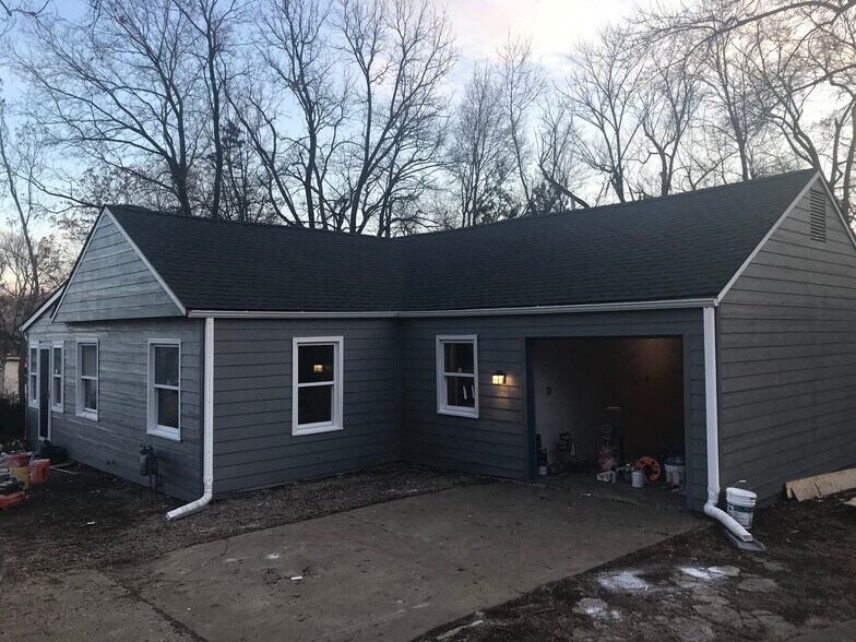 Building Photo - 2912 S 23rd St