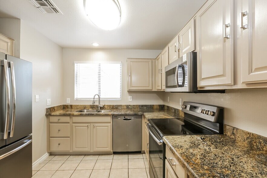 Building Photo - 947 E Via Elena St