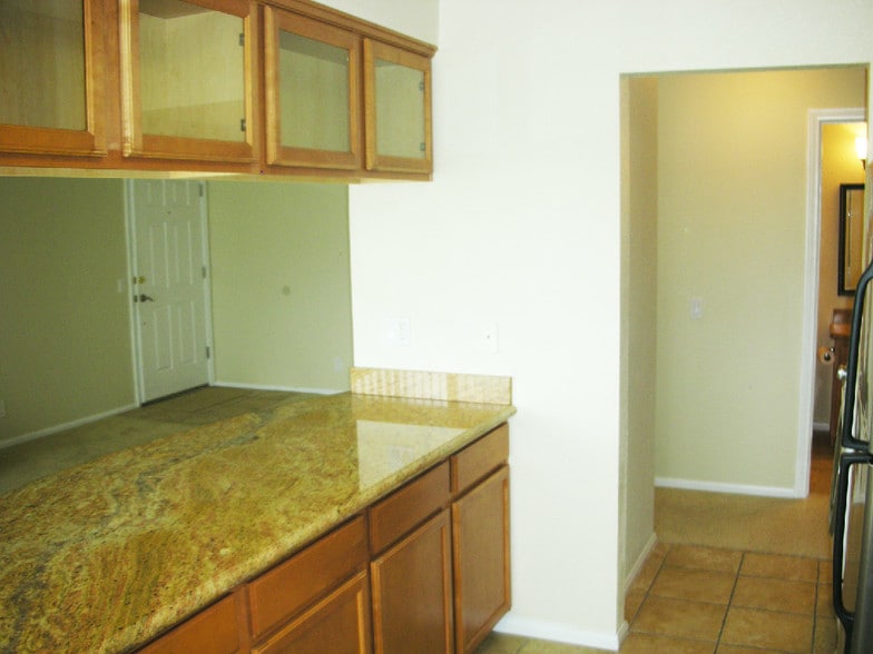 Kitchen - 615 Fredricks Ave