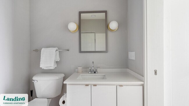 Building Photo - 815 Madison St