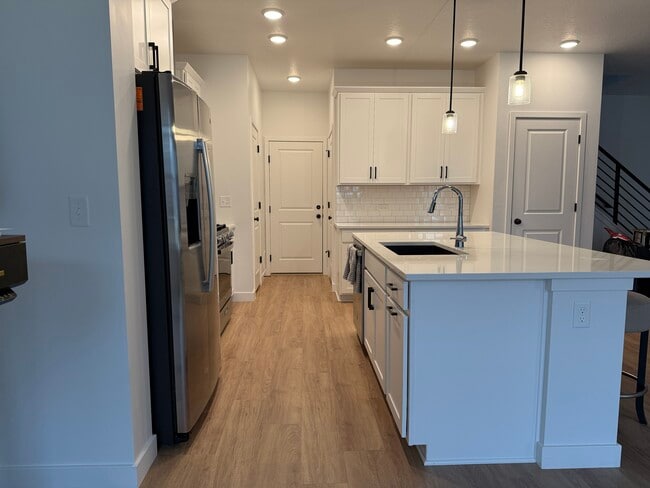 Building Photo - 6863 W Meadow Grass Dr