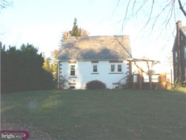 Building Photo - 604 S Main St