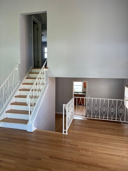 Building Photo - 6736 N Kimball Ave