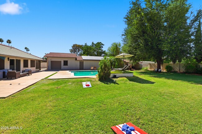 Building Photo - 10432 W Avalon Dr