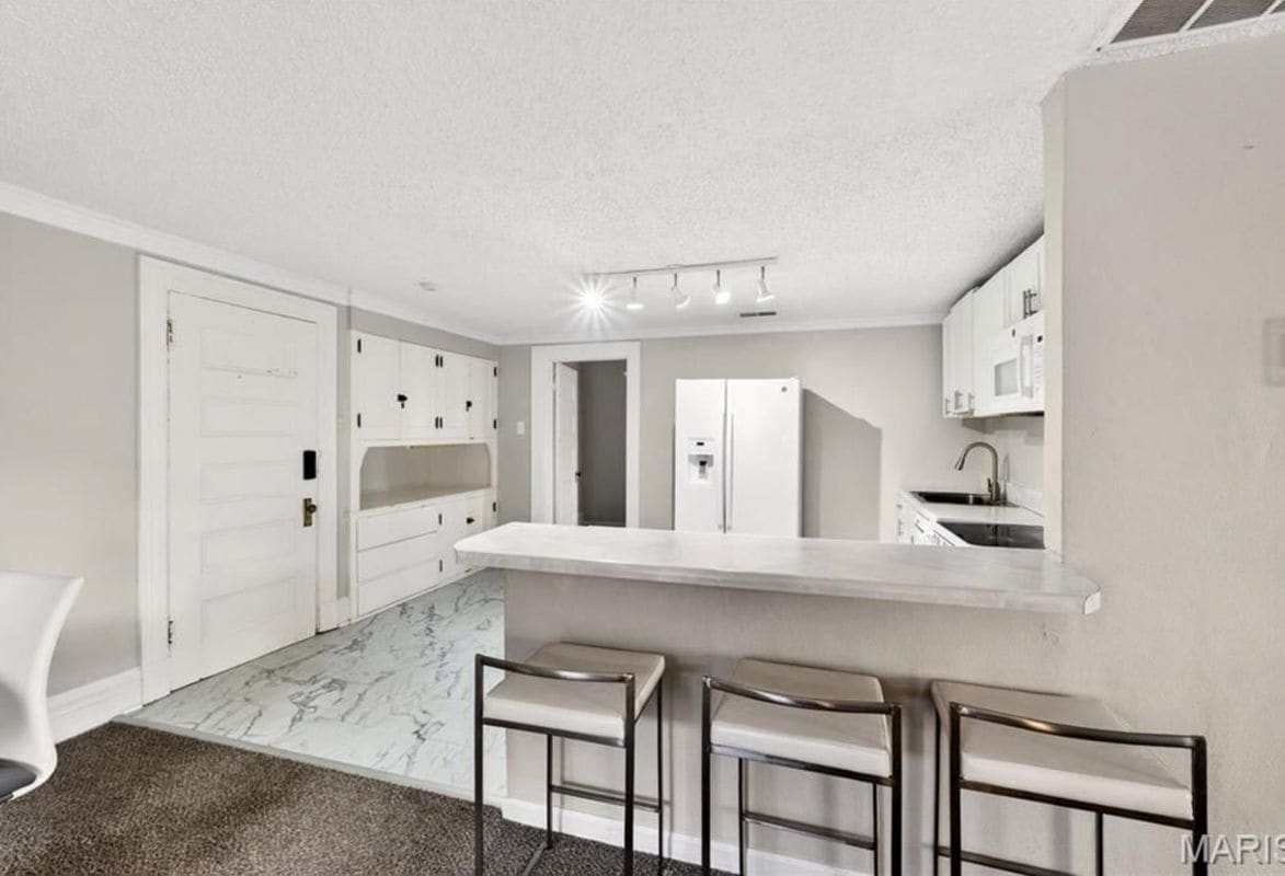 Building Photo - 5103 Waterman Blvd