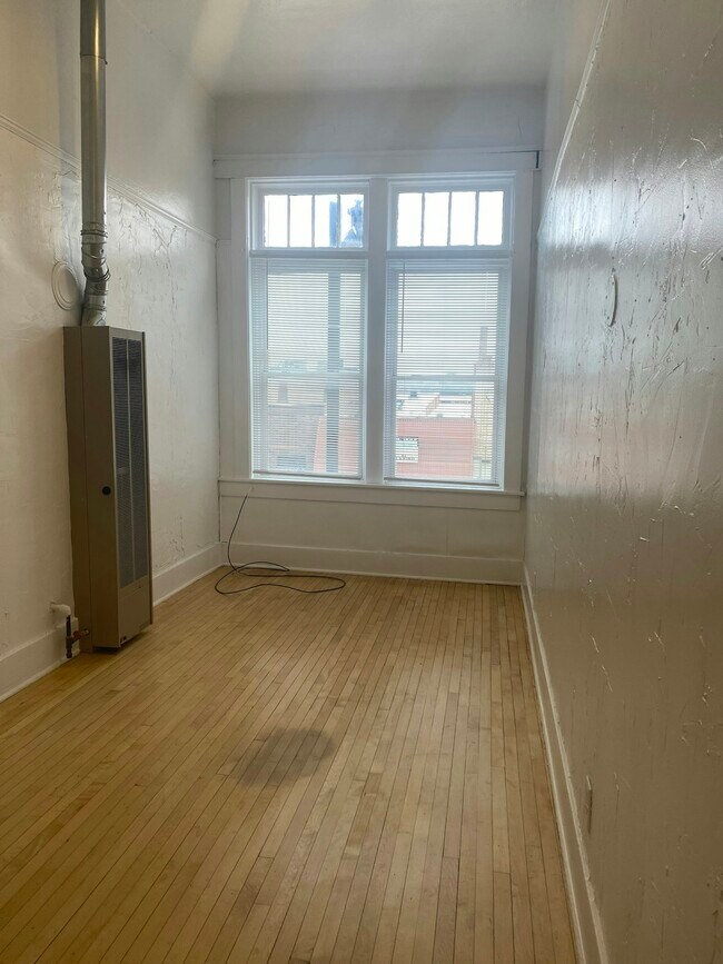 Building Photo - 617 St Joseph St