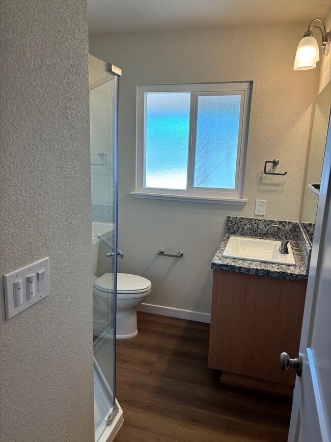 Building Photo - 3 BD 2 BA House in Yuba City! AVAILABLE NOW!!