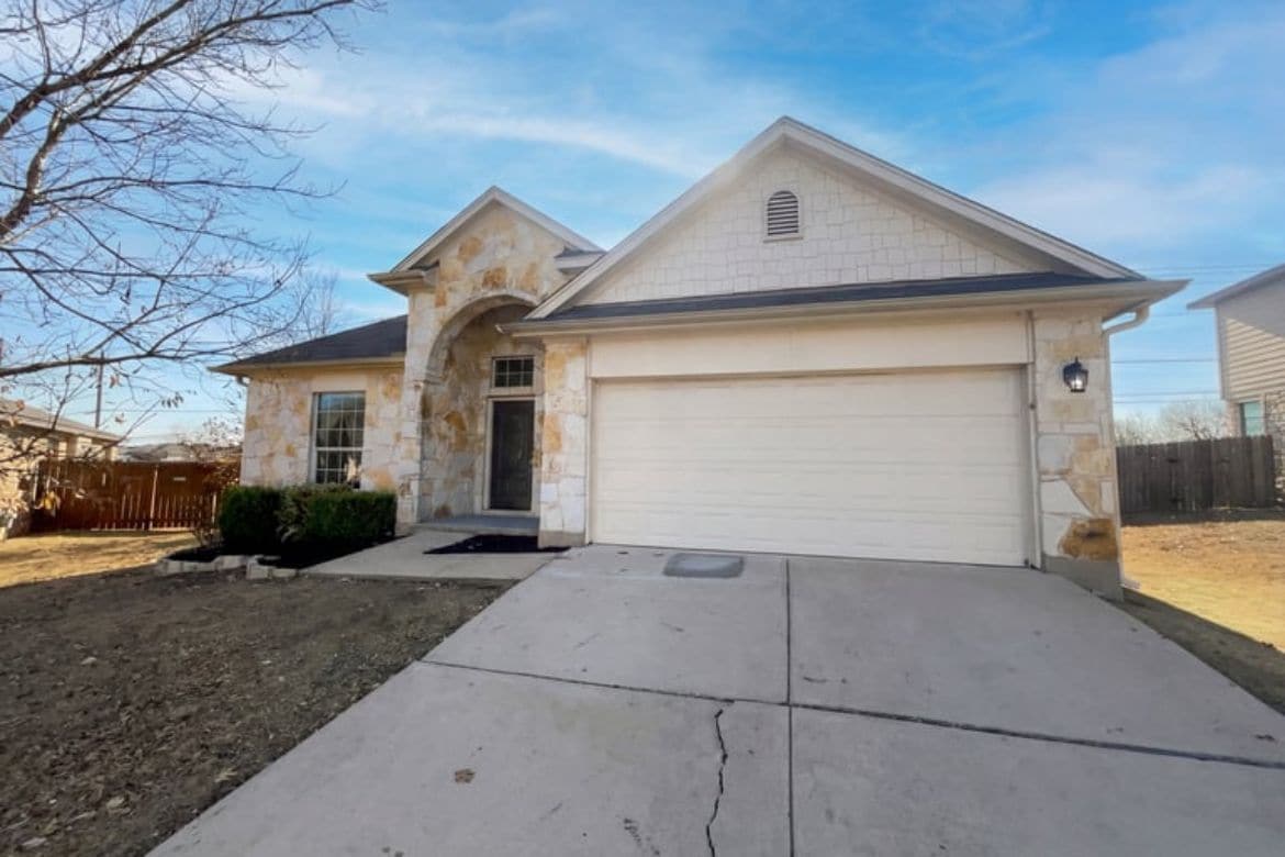 Building Photo - 1000 Estival Dr