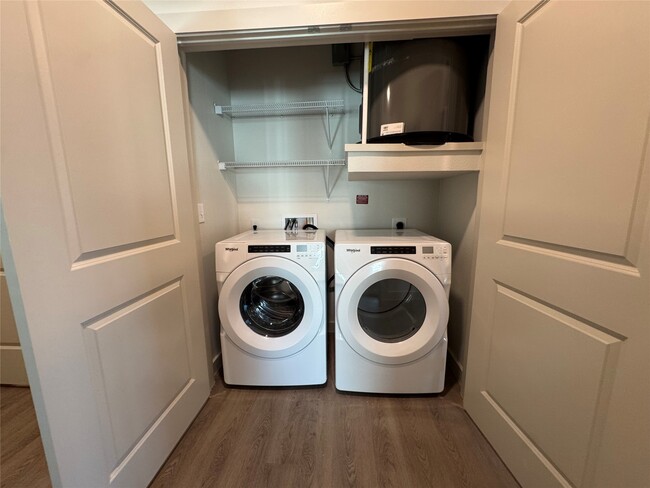 Building Photo - 6000 Jones Rd