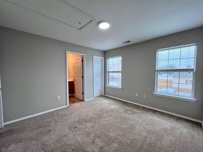 Building Photo - 2 bedroom 2.5 bath Townhome in Godley Park
